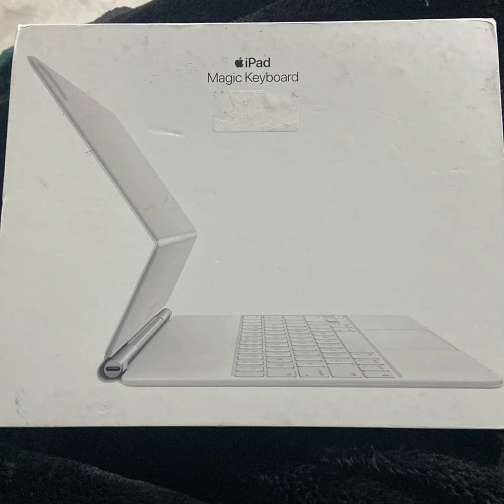 iPad Magic Keyboard (3rd, 4th, and 5th generation only)